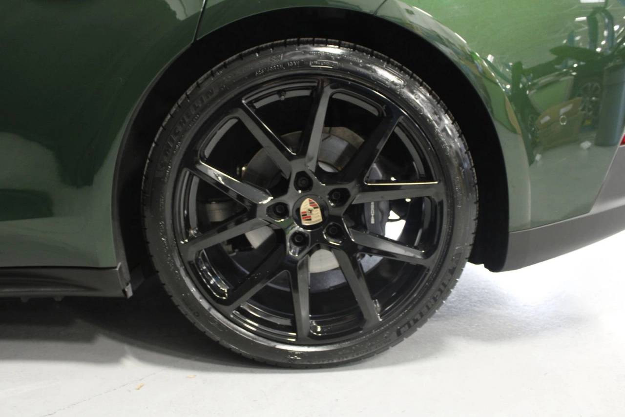 2025 Porsche Panamera 4