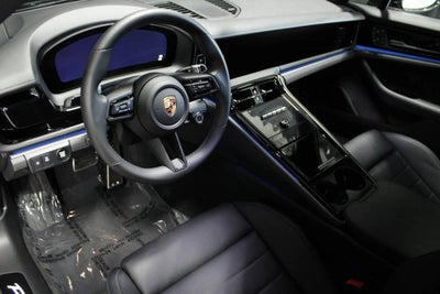 2025 Porsche Panamera 4
