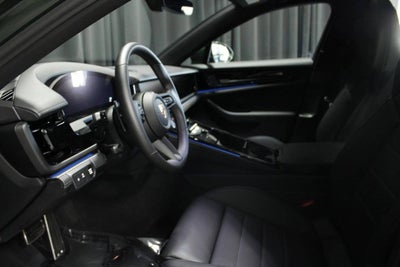 2025 Porsche Panamera 4