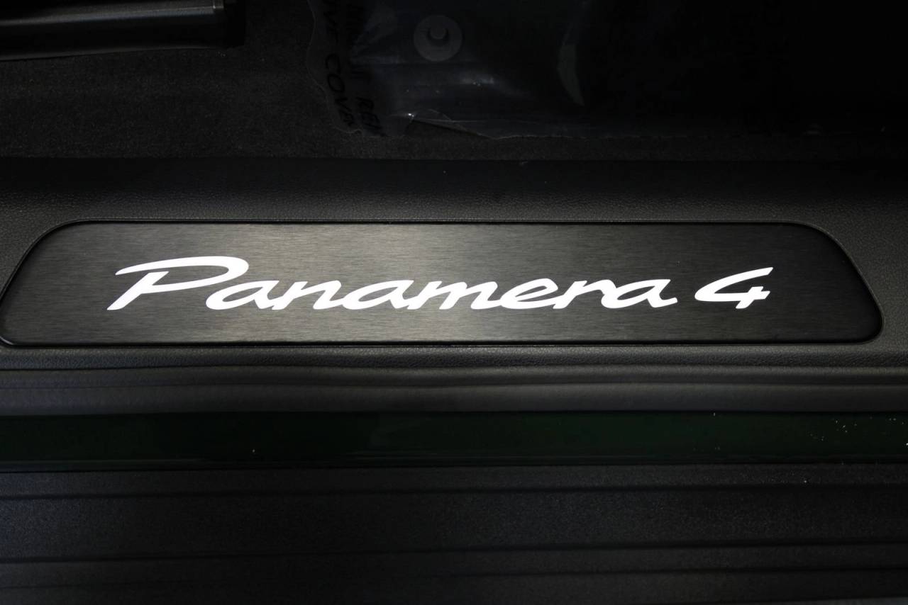 2025 Porsche Panamera 4
