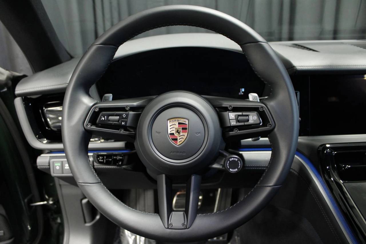 2025 Porsche Panamera 4