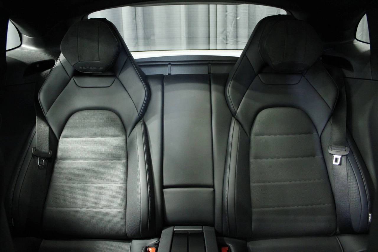 2025 Porsche Panamera 4