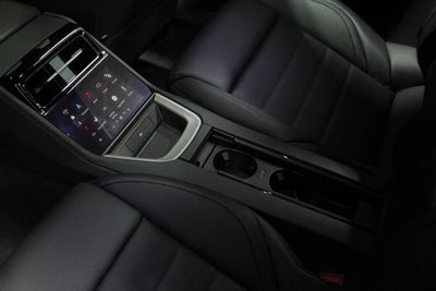 2025 Porsche Panamera 4