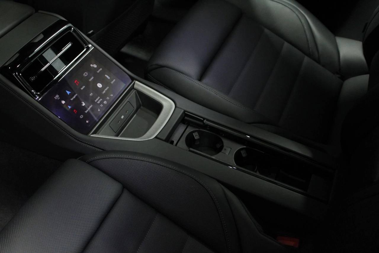 2025 Porsche Panamera 4