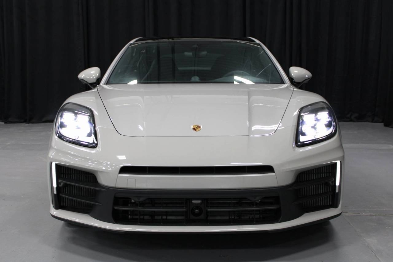 2025 Porsche Panamera 4
