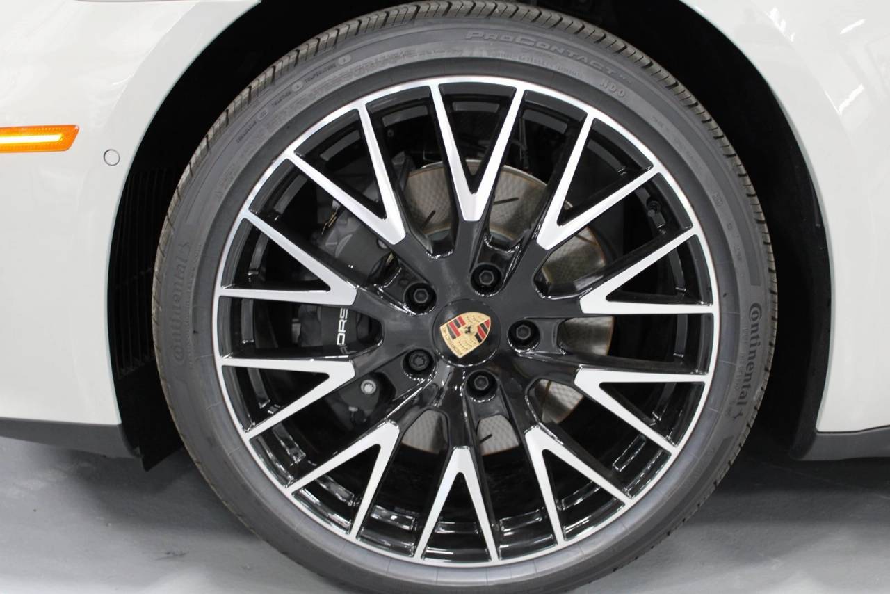 2025 Porsche Panamera 4