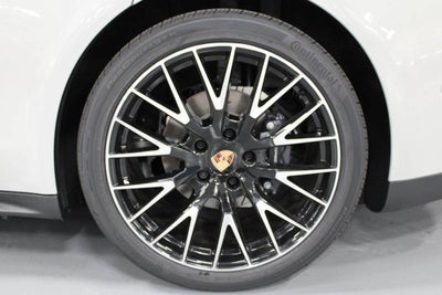2025 Porsche Panamera 4