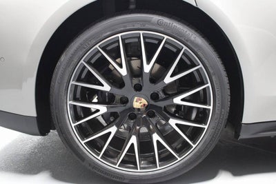 2025 Porsche Panamera 4