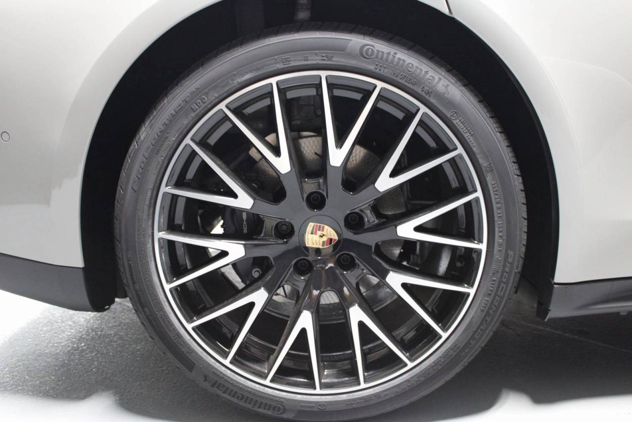 2025 Porsche Panamera 4