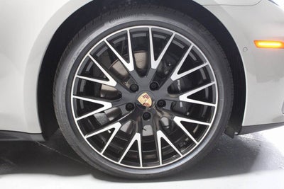 2025 Porsche Panamera 4