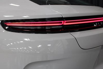 2025 Porsche Panamera 4