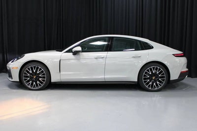 2025 Porsche Panamera 4
