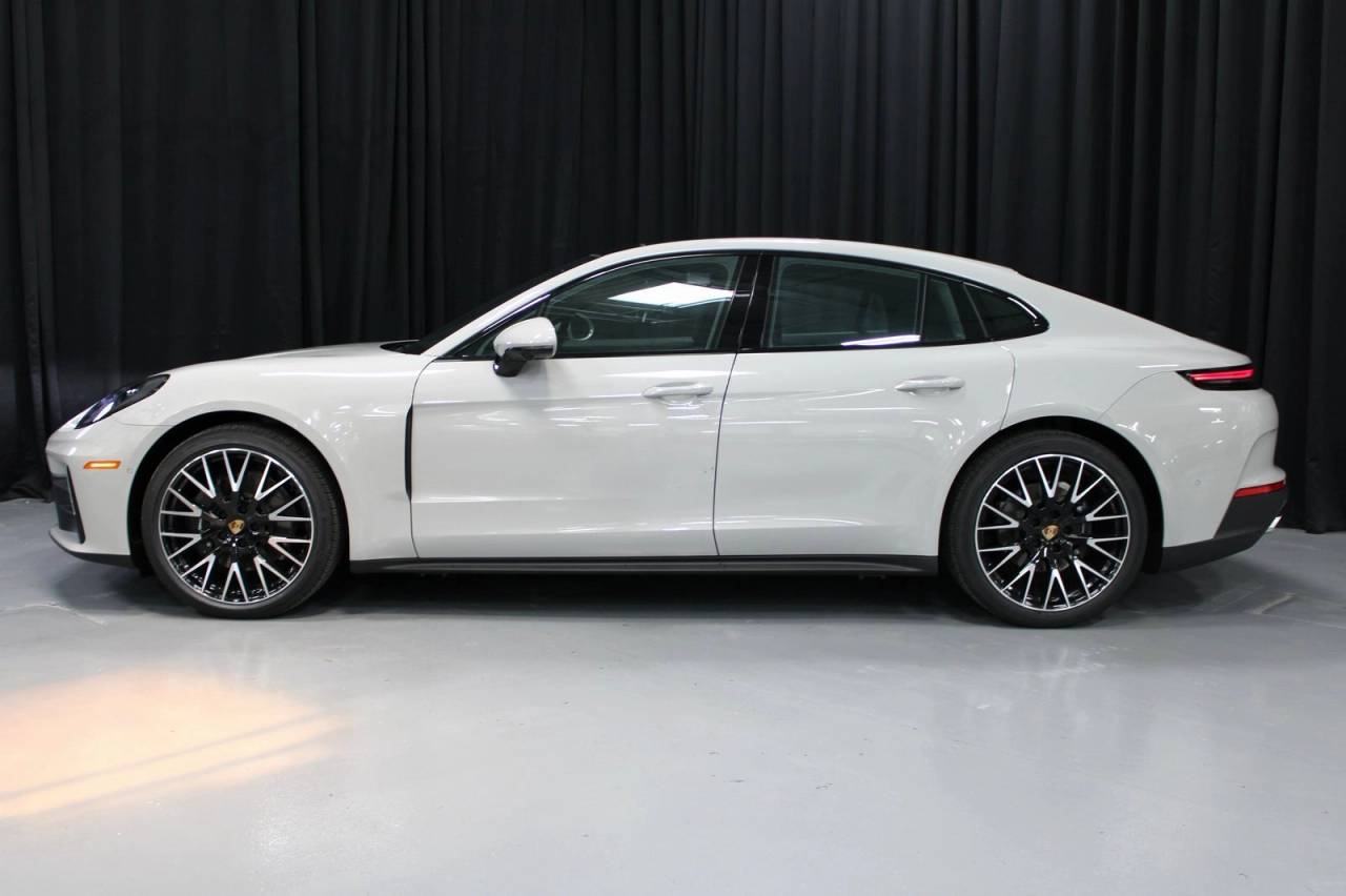 2025 Porsche Panamera 4