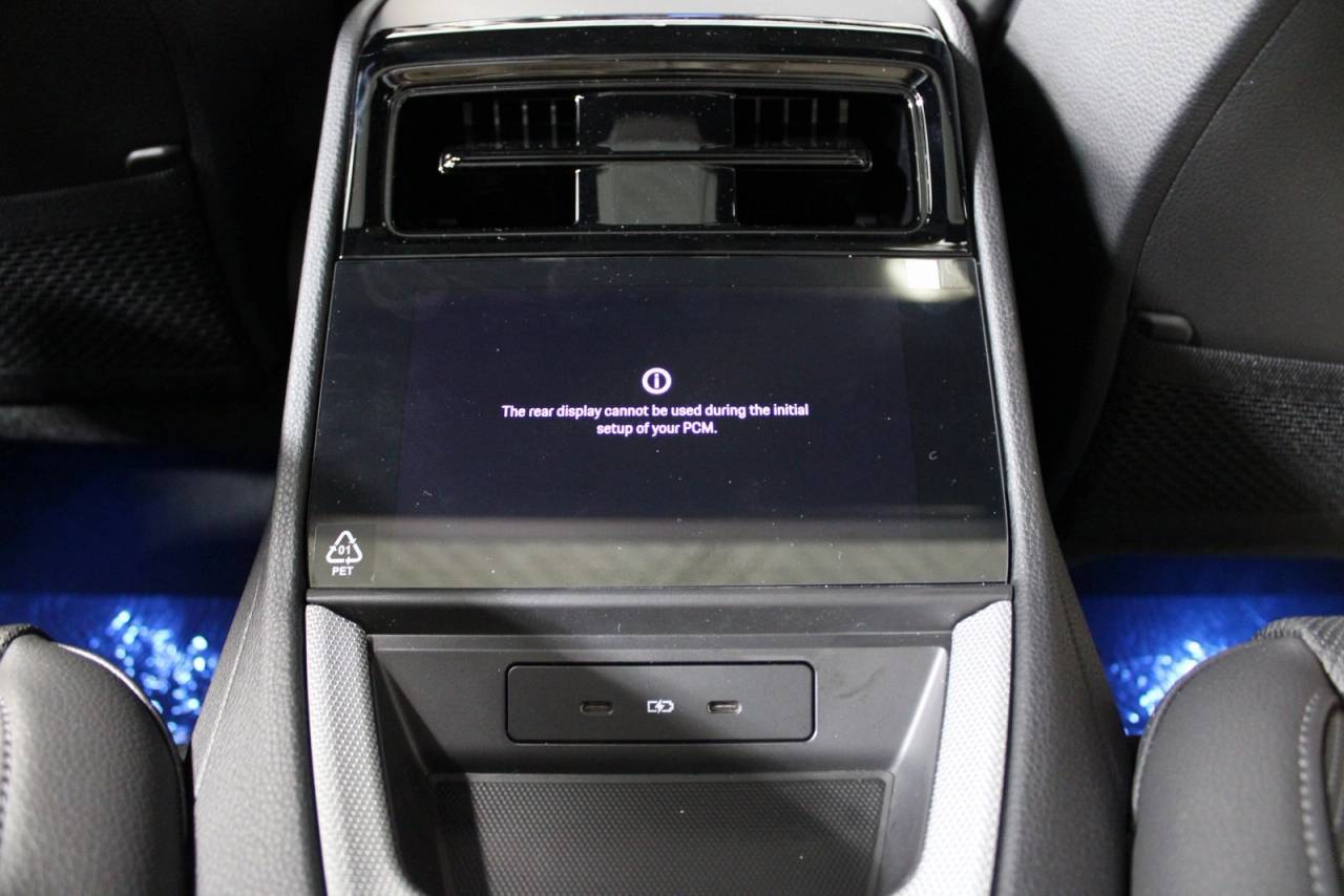 2025 Porsche Panamera 4