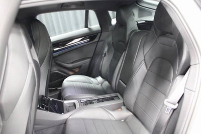 2025 Porsche Panamera 4