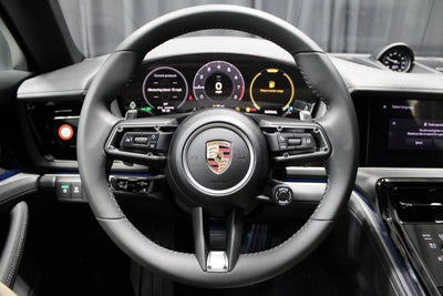 2025 Porsche Panamera 4