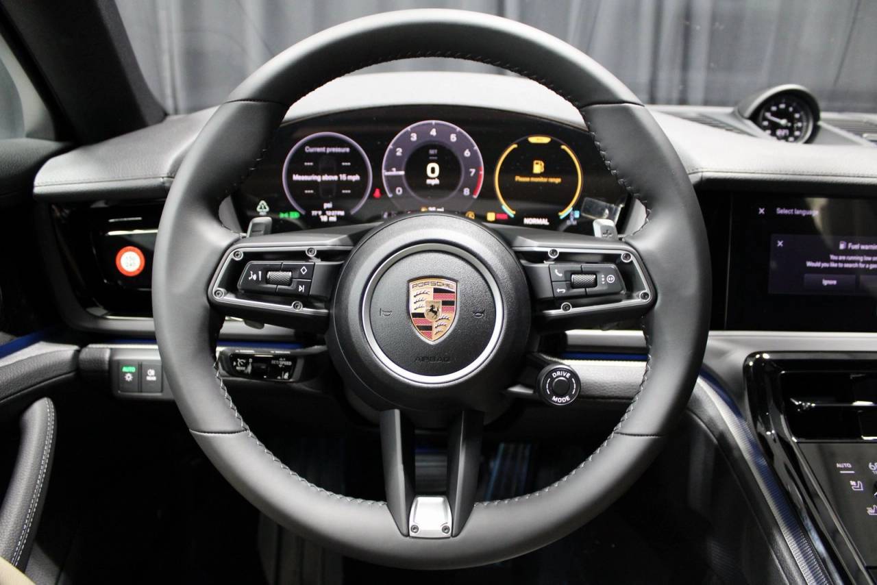 2025 Porsche Panamera 4