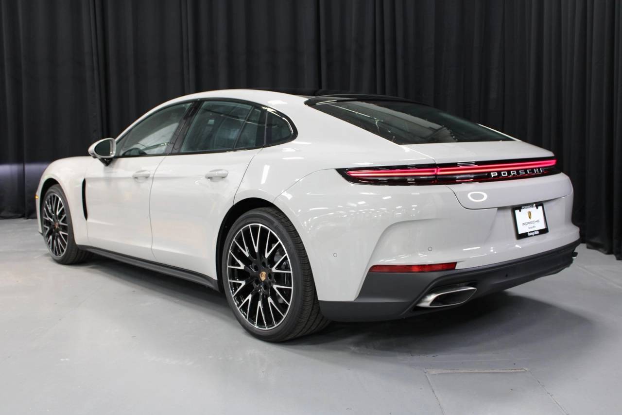 2025 Porsche Panamera 4