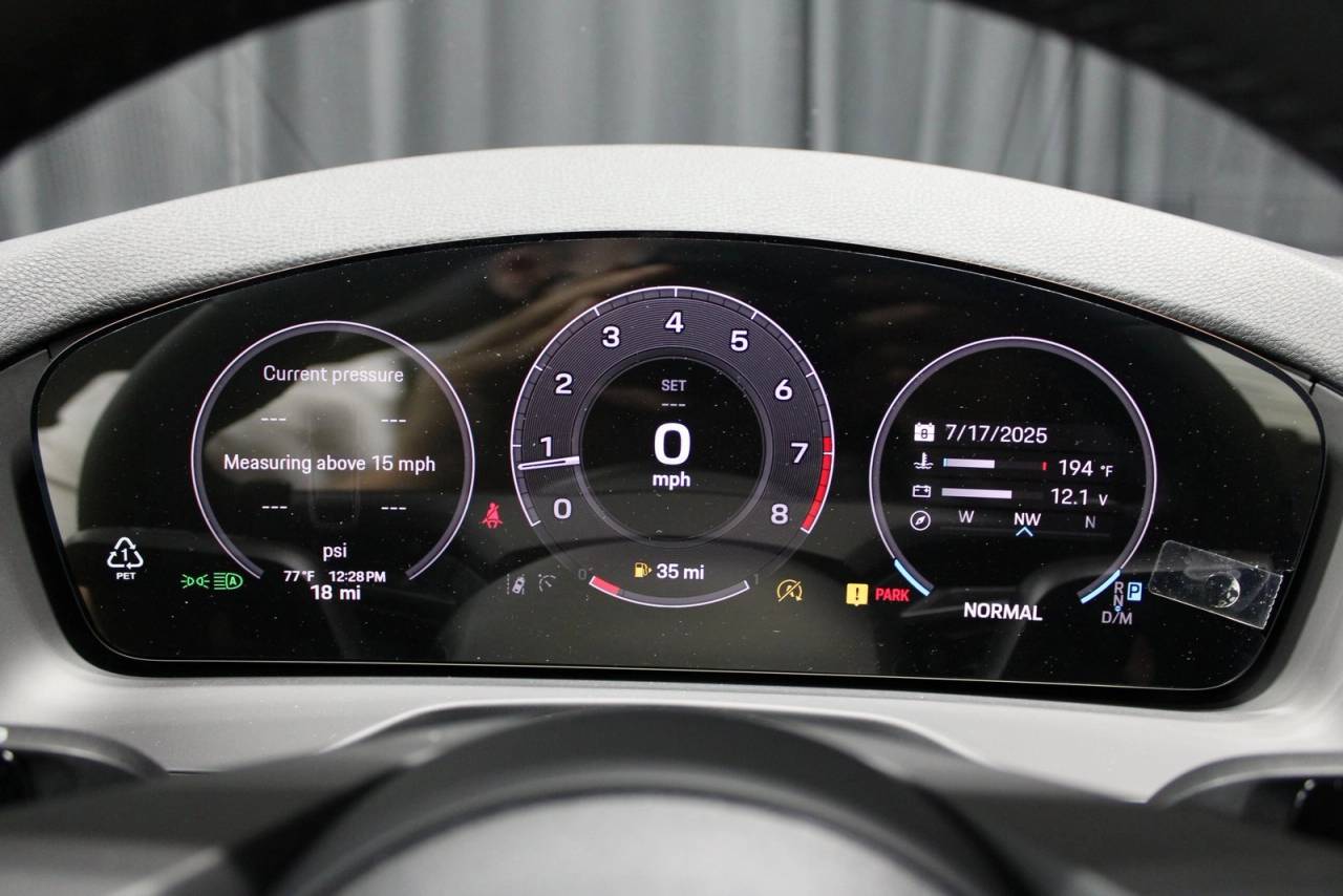 2025 Porsche Panamera 4