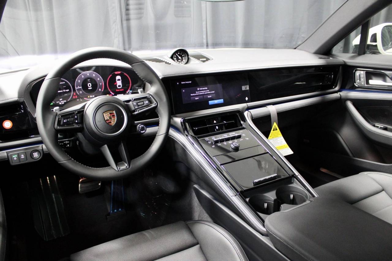 2025 Porsche Panamera 4