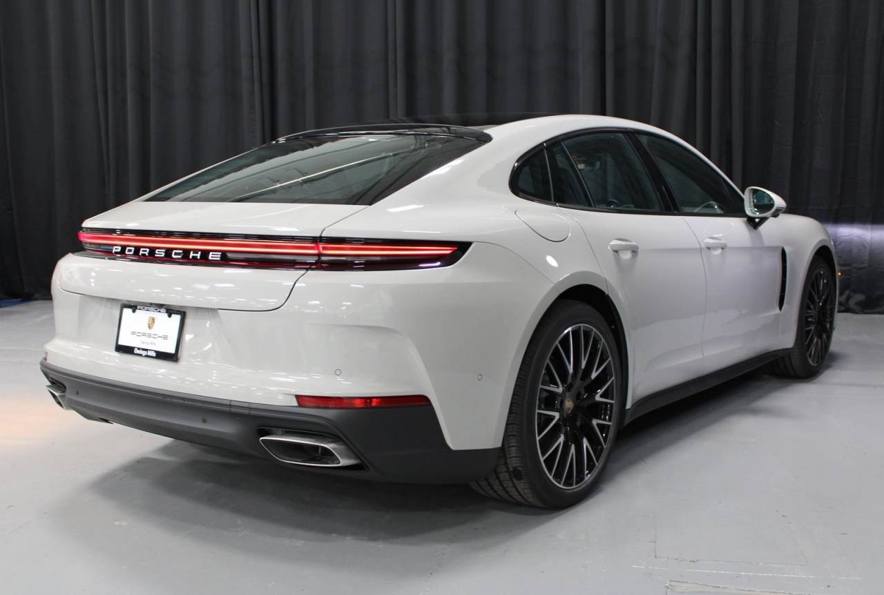 2025 Porsche Panamera 4