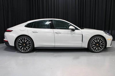 2025 Porsche Panamera 4