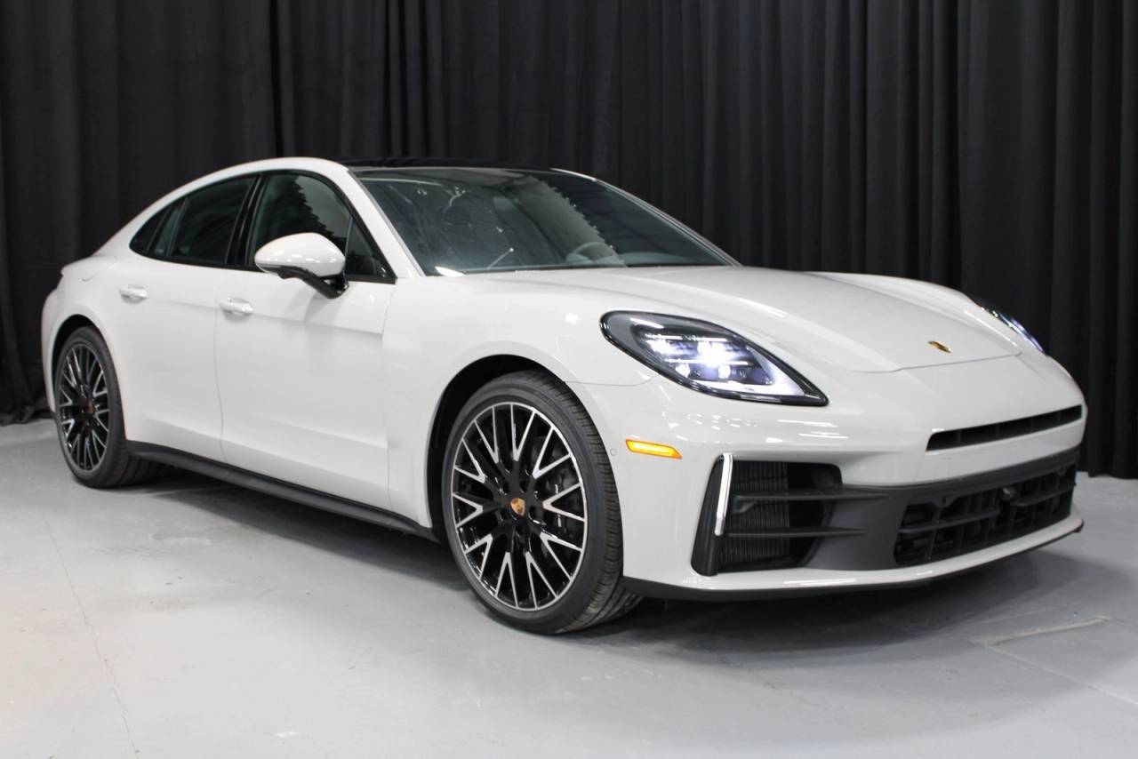 2025 Porsche Panamera 4