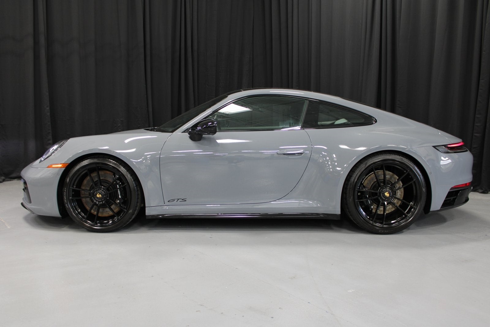 2024 Porsche 911 Carrera 4 GTS
