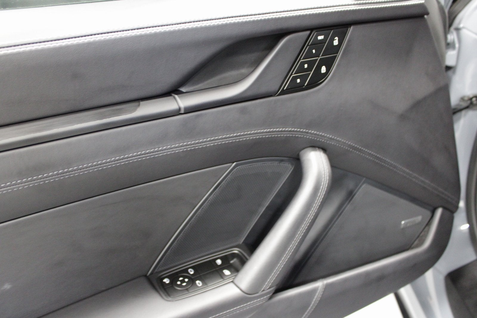 2024 Porsche 911 Carrera 4 GTS