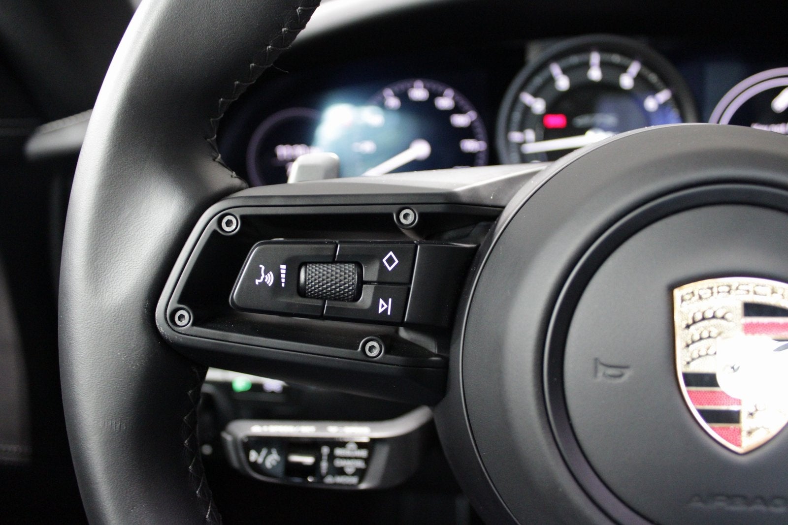 2024 Porsche 911 Carrera 4 GTS