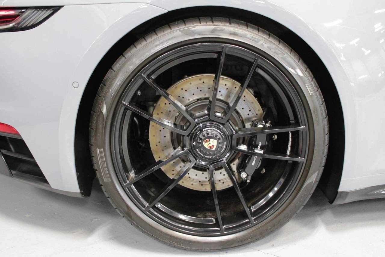 2024 Porsche 911 Carrera 4 GTS