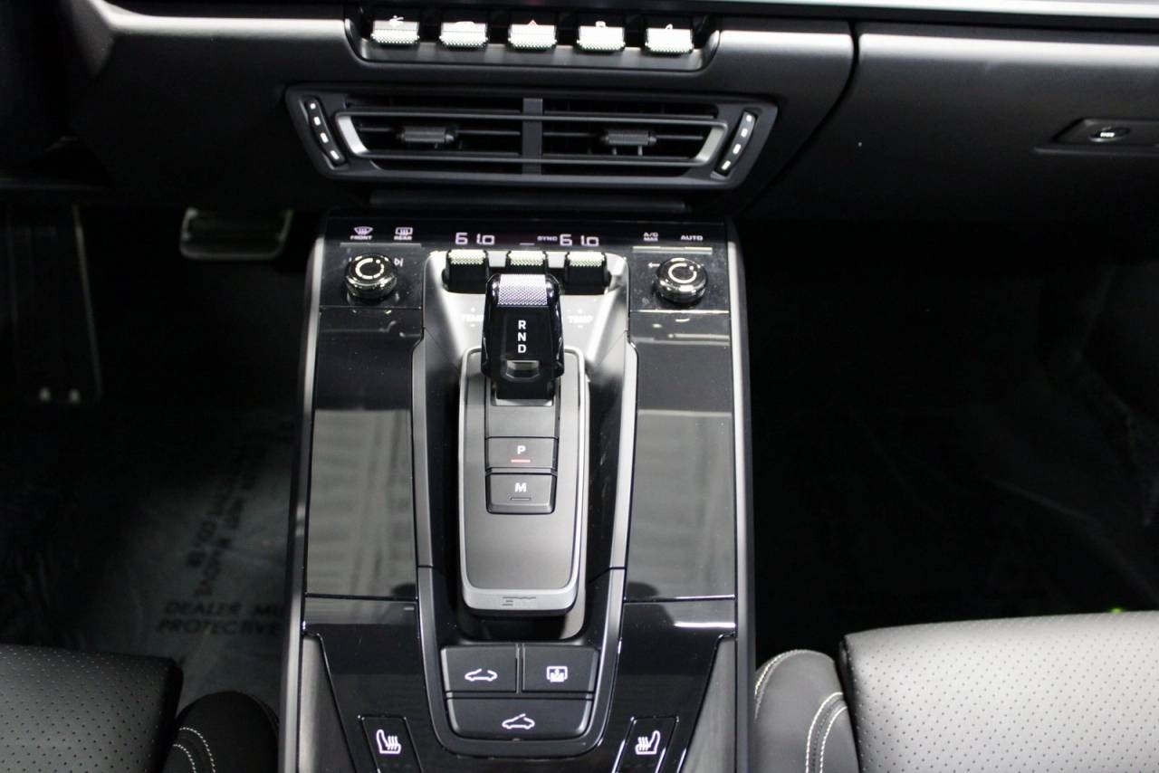 2024 Porsche 911 Carrera 4 GTS