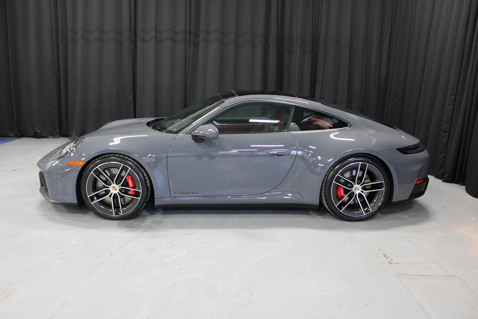 2026 Porsche 911 Carrera 4 GTS