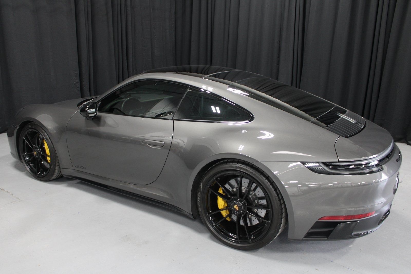 2023 Porsche 911 Carrera GTS