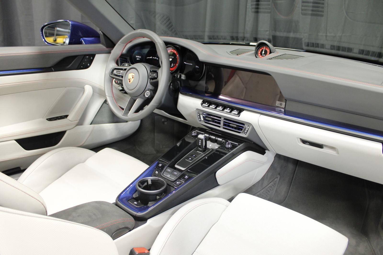 2024 Porsche 911 Carrera 4 GTS Cabriolet