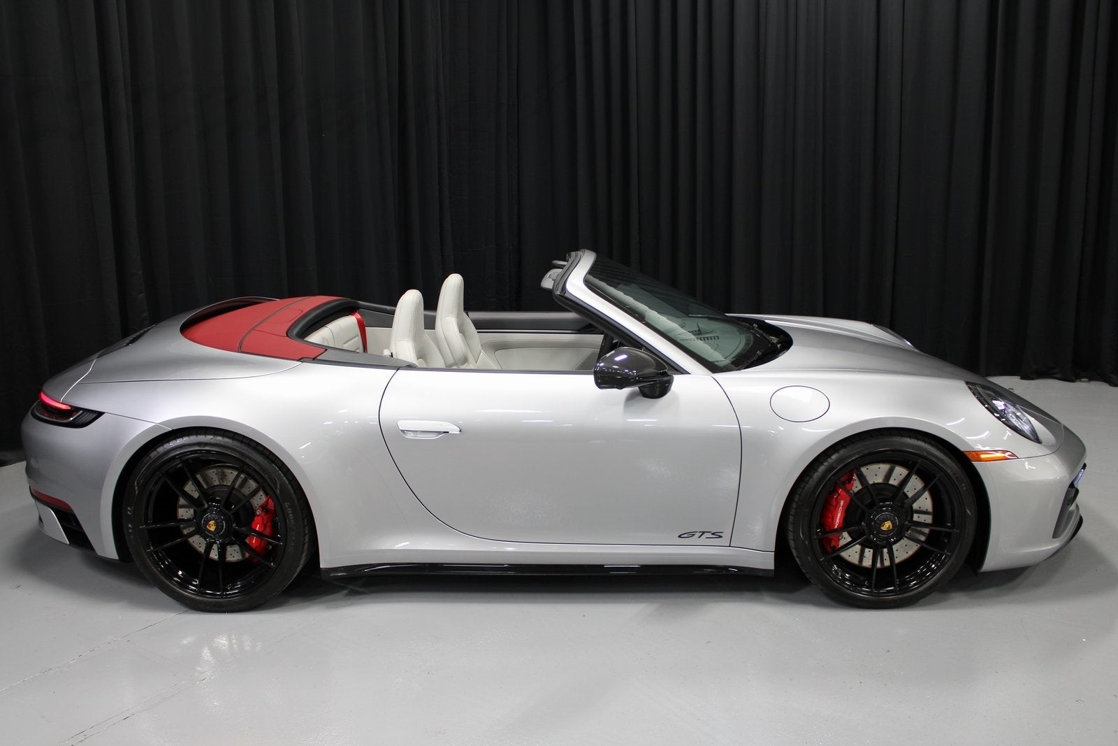 2024 Porsche 911 Carrera 4 GTS