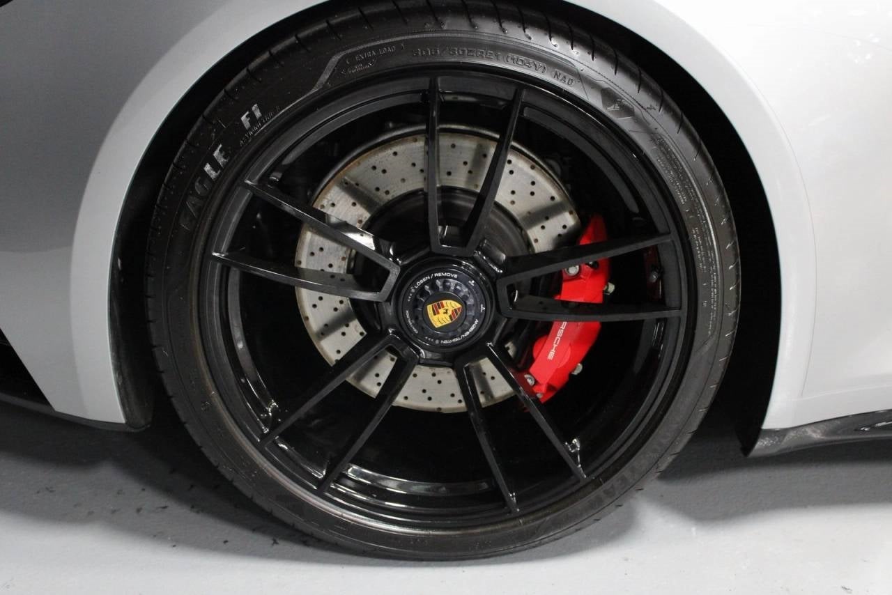 2024 Porsche 911 Carrera 4 GTS