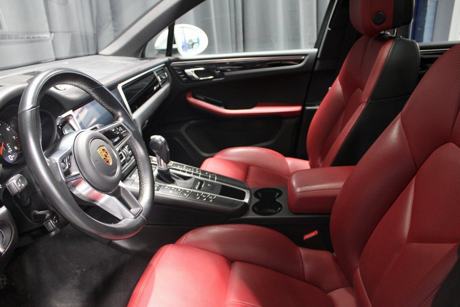 2021 Porsche Macan Base