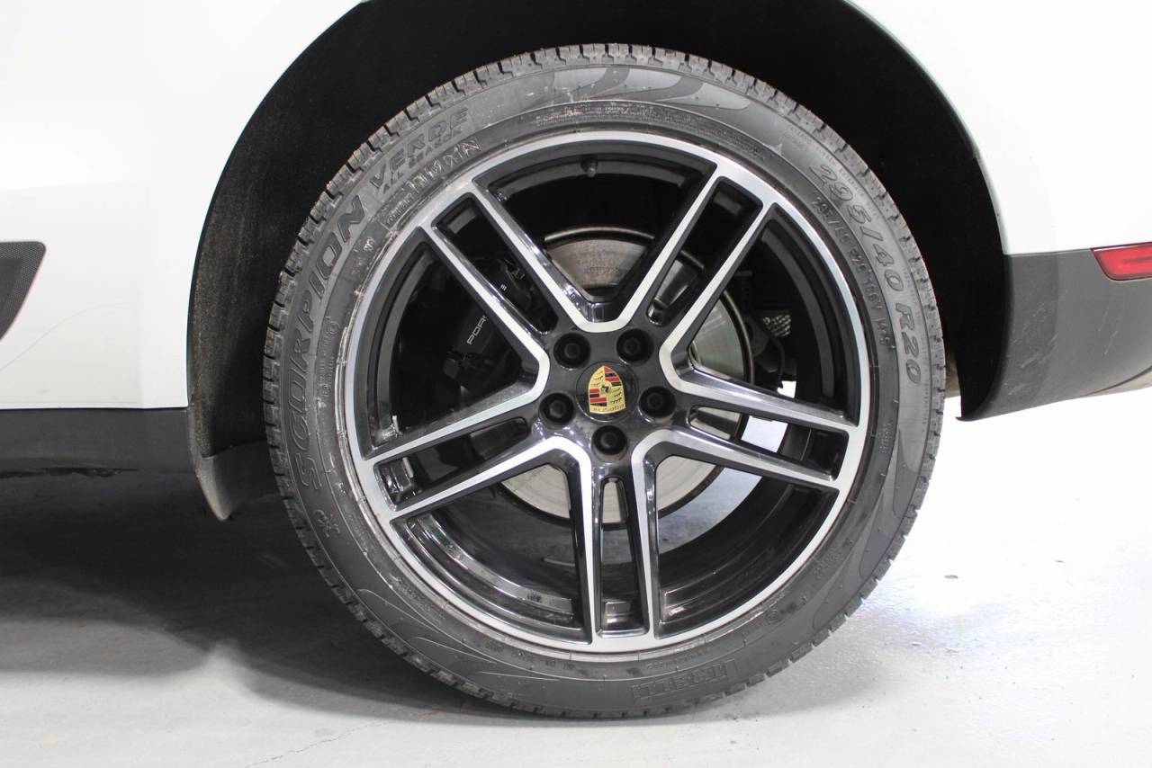 2021 Porsche Macan Base