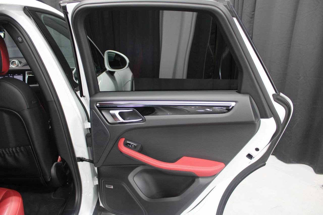 2021 Porsche Macan Base