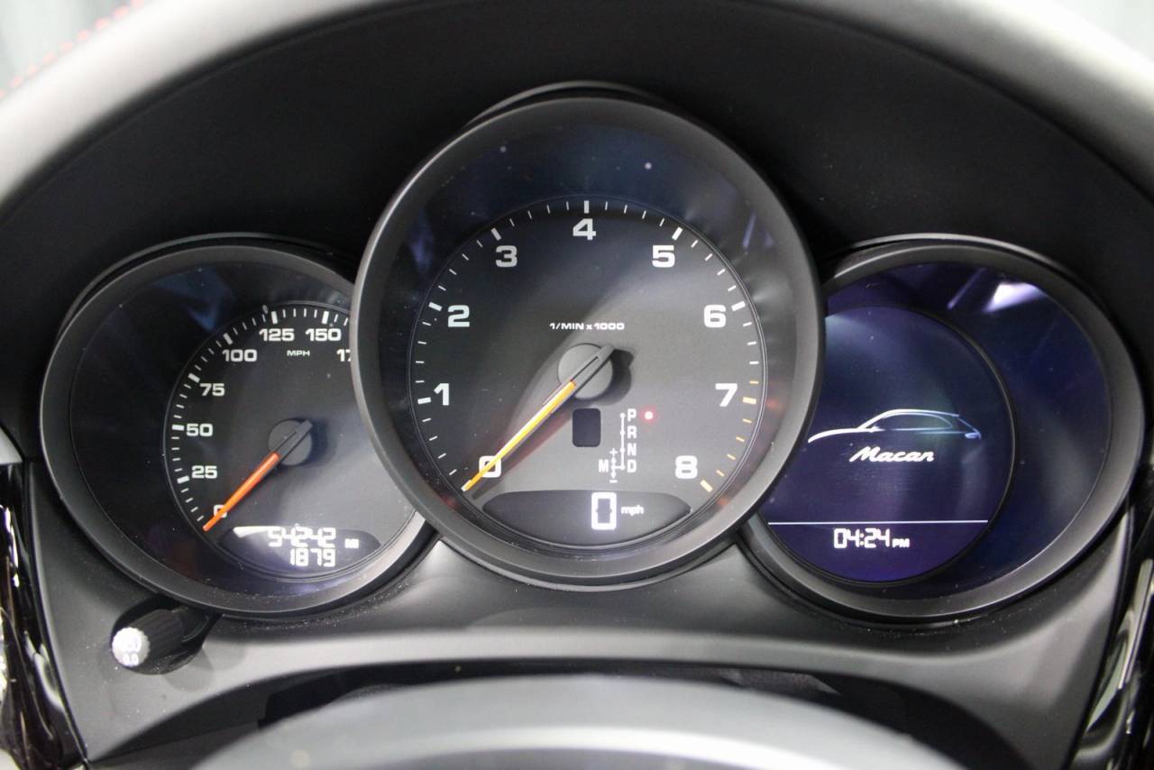 2021 Porsche Macan Base