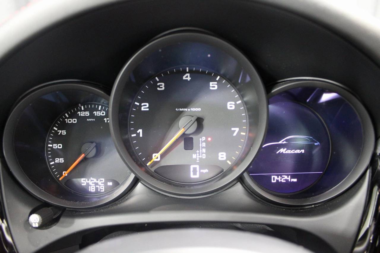 2021 Porsche Macan Base