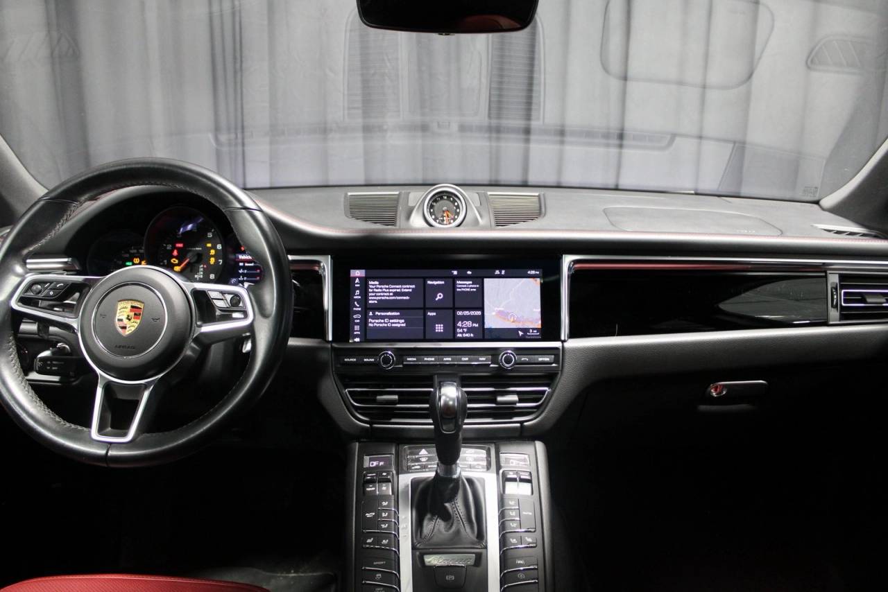 2021 Porsche Macan Base