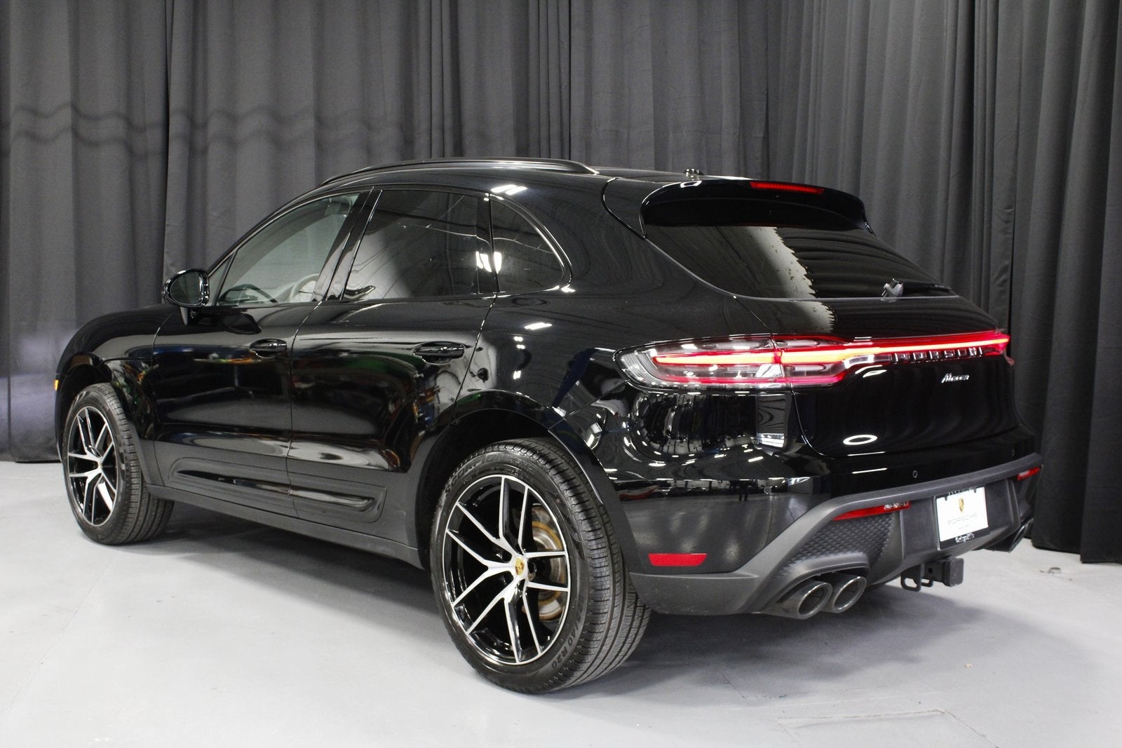 2025 Porsche Macan Base