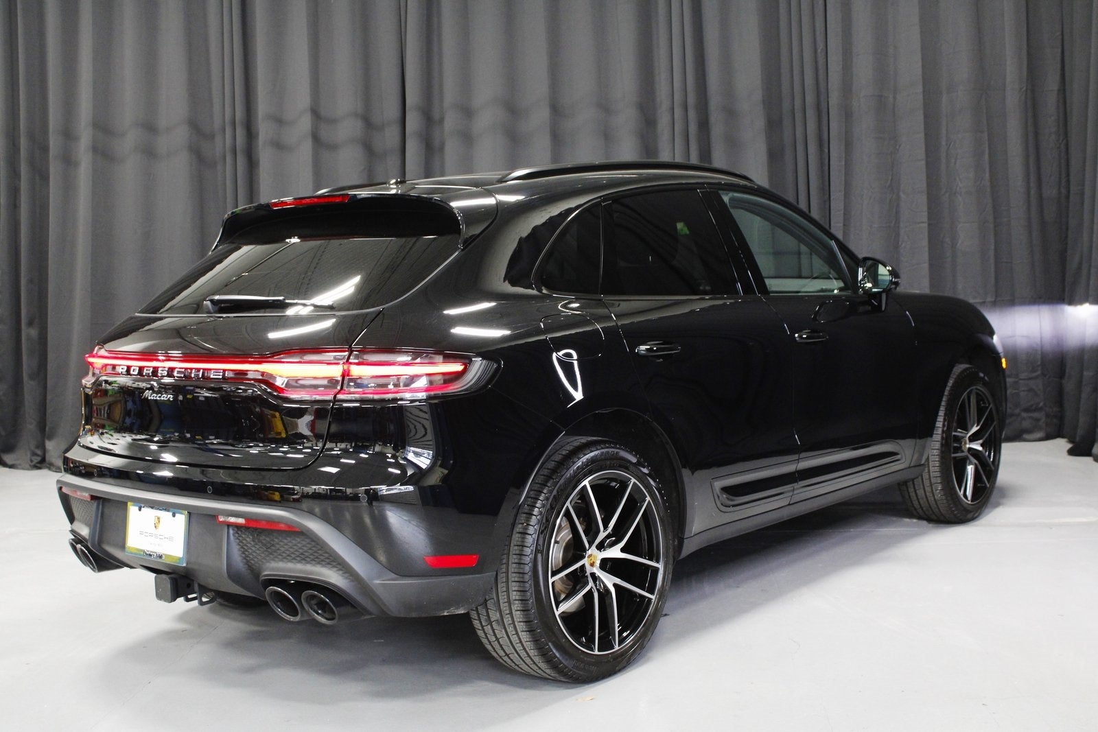 2025 Porsche Macan Base