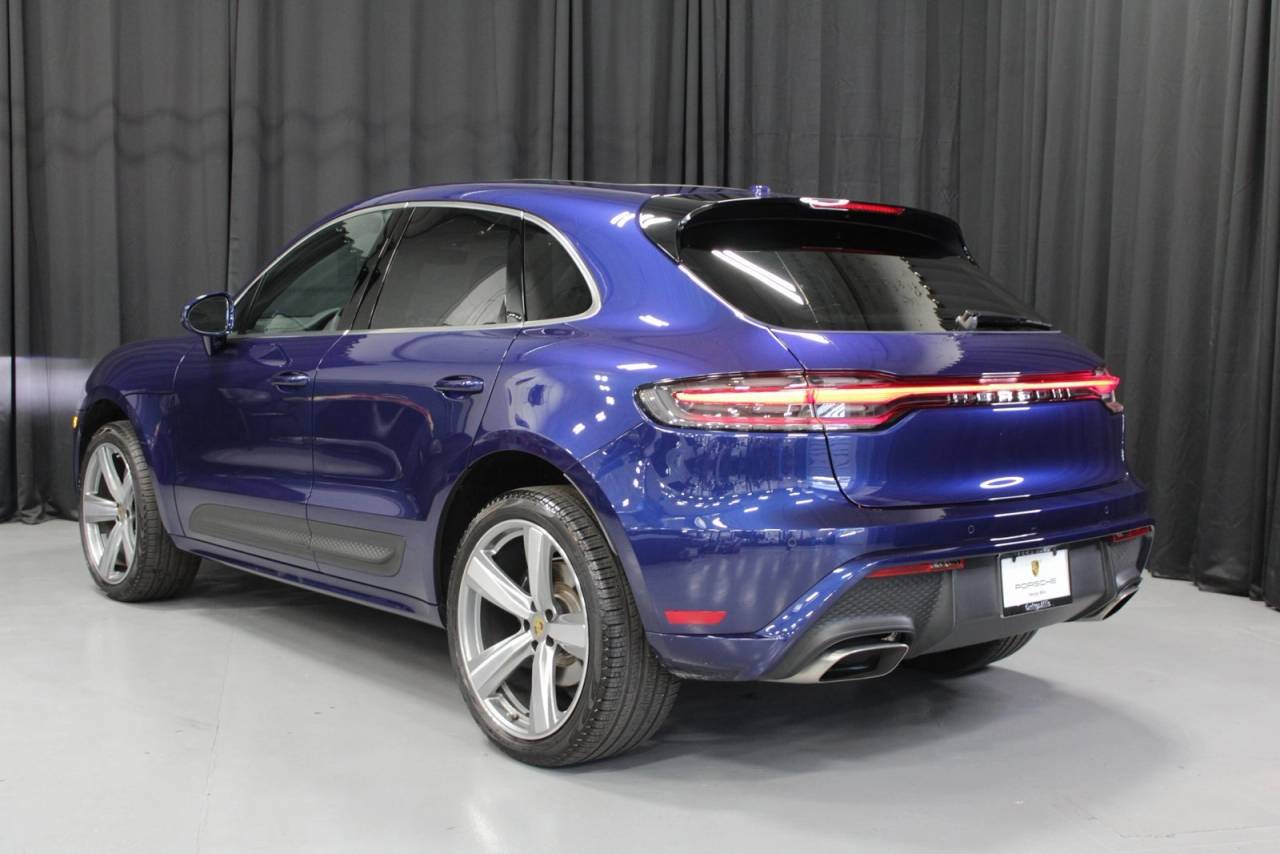 2025 Porsche Macan Base