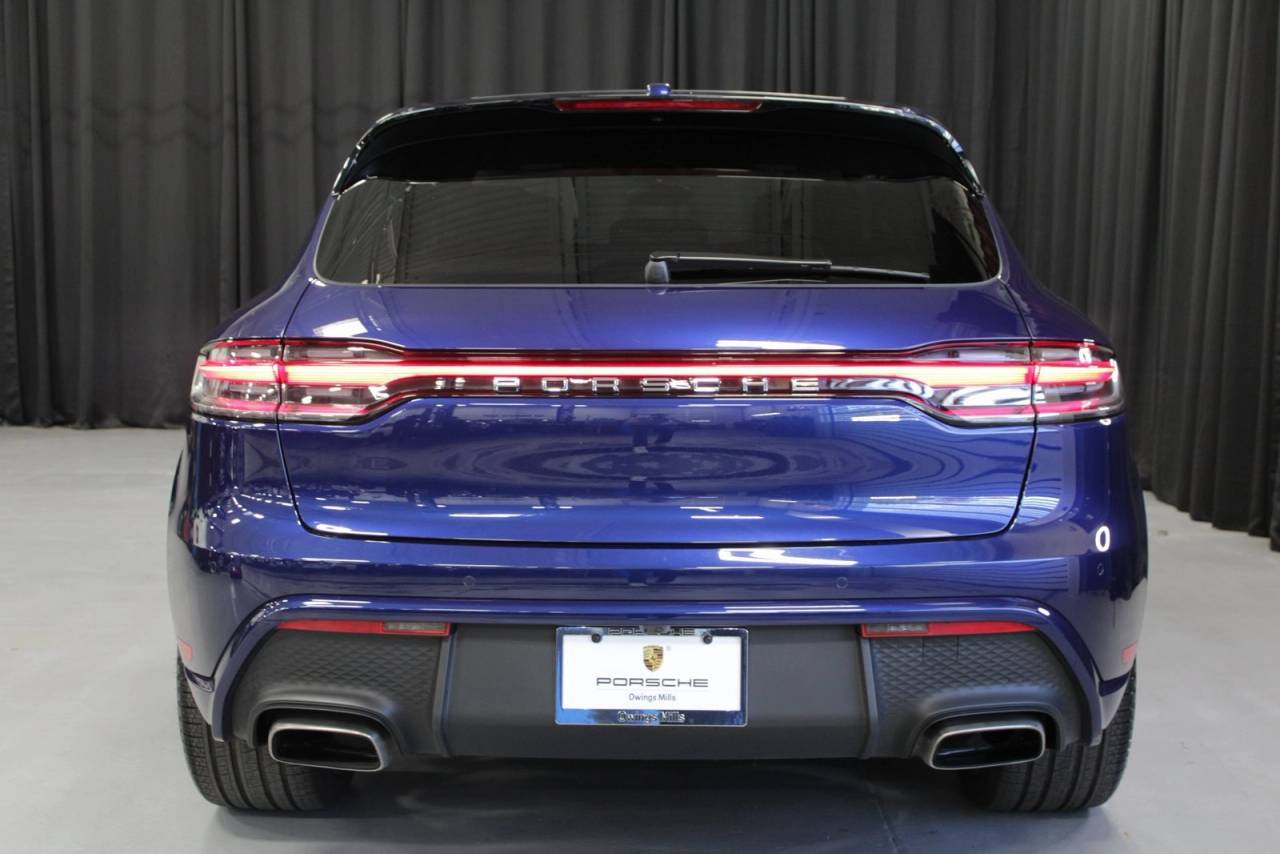 2025 Porsche Macan Base
