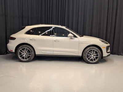 2025 Porsche Macan Base
