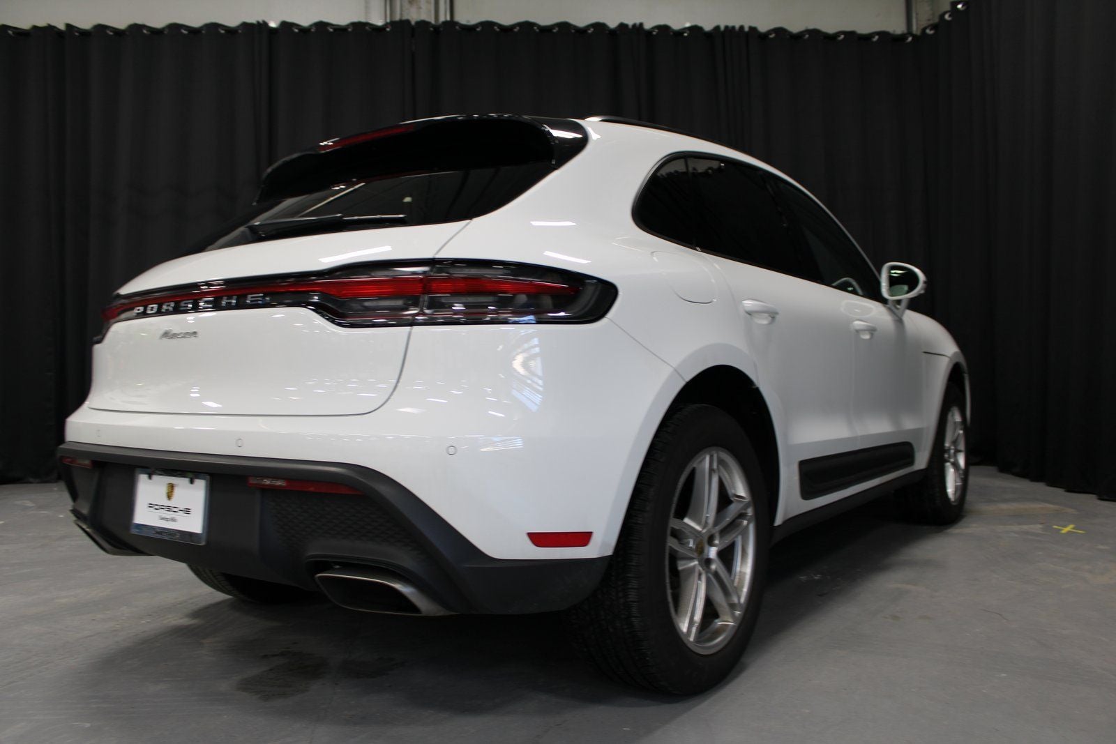 2025 Porsche Macan Base