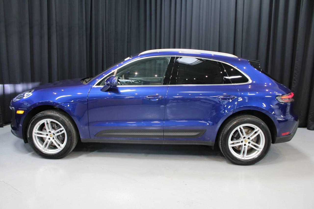 2025 Porsche Macan Base